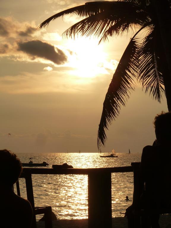 Sundown Beach Studios Manoc-Manoc Chambre photo
